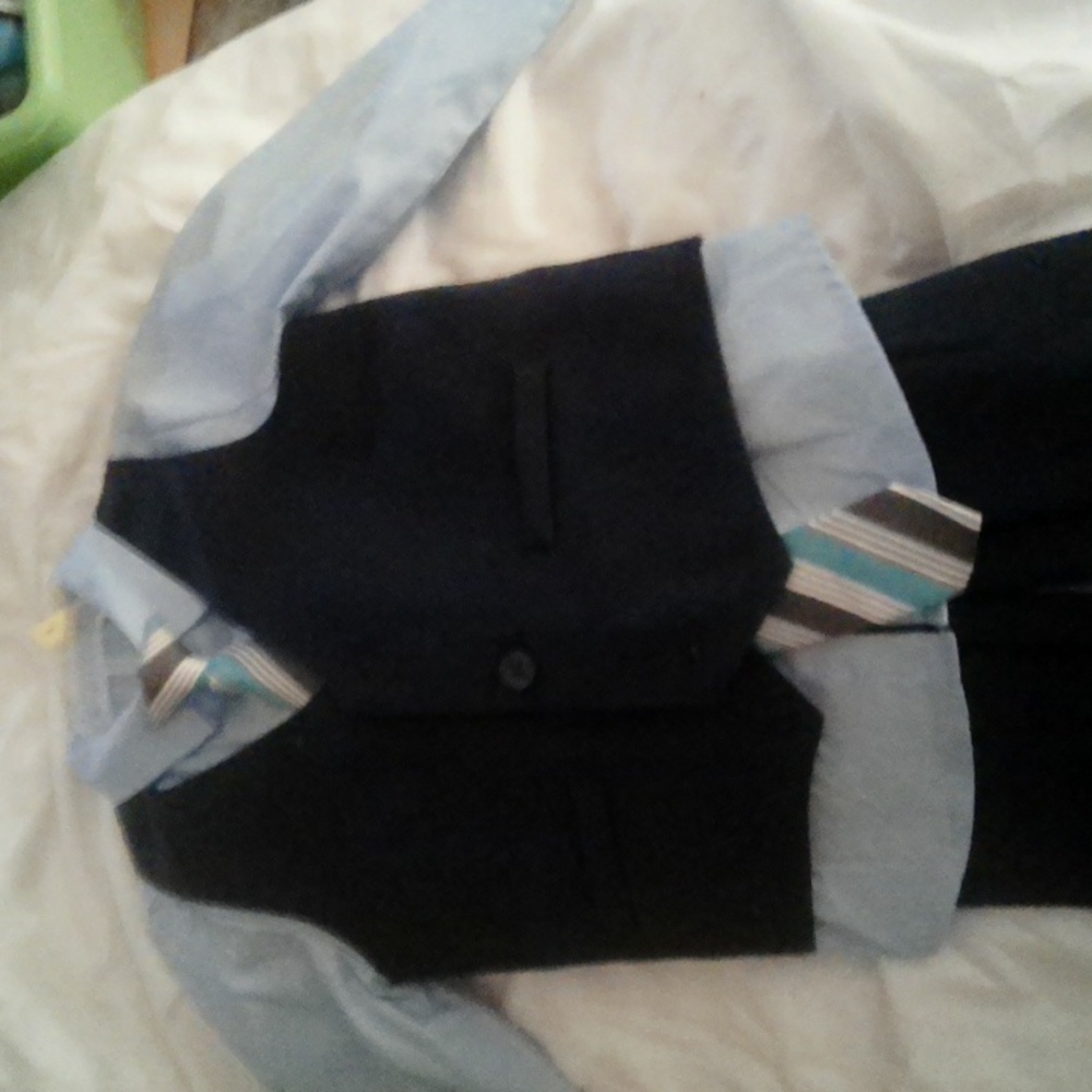 Navy blue little boys dress suit 3T?